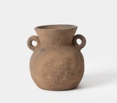 Binx-handmade-clay-vase